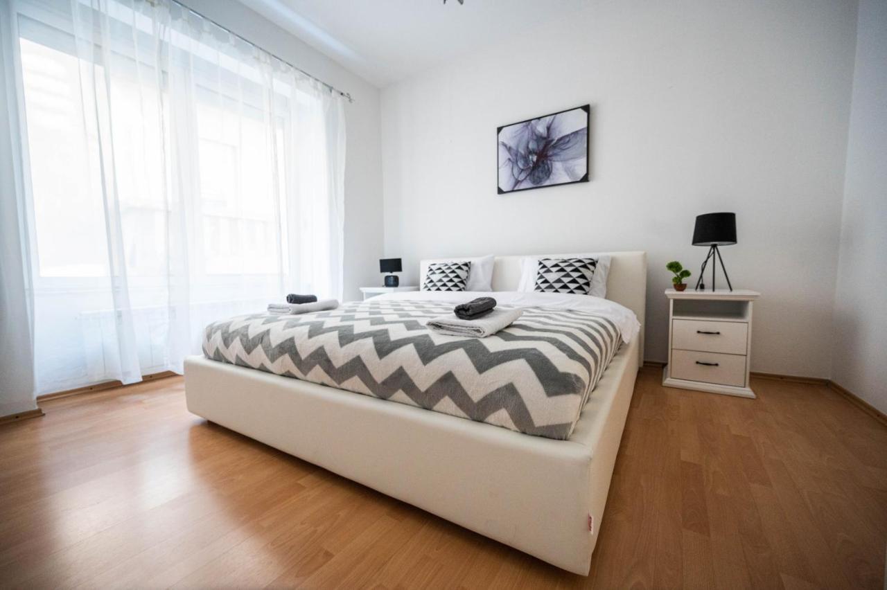 Bright And Modern 1Bdr Apartment In The Center SJJ Exteriör bild