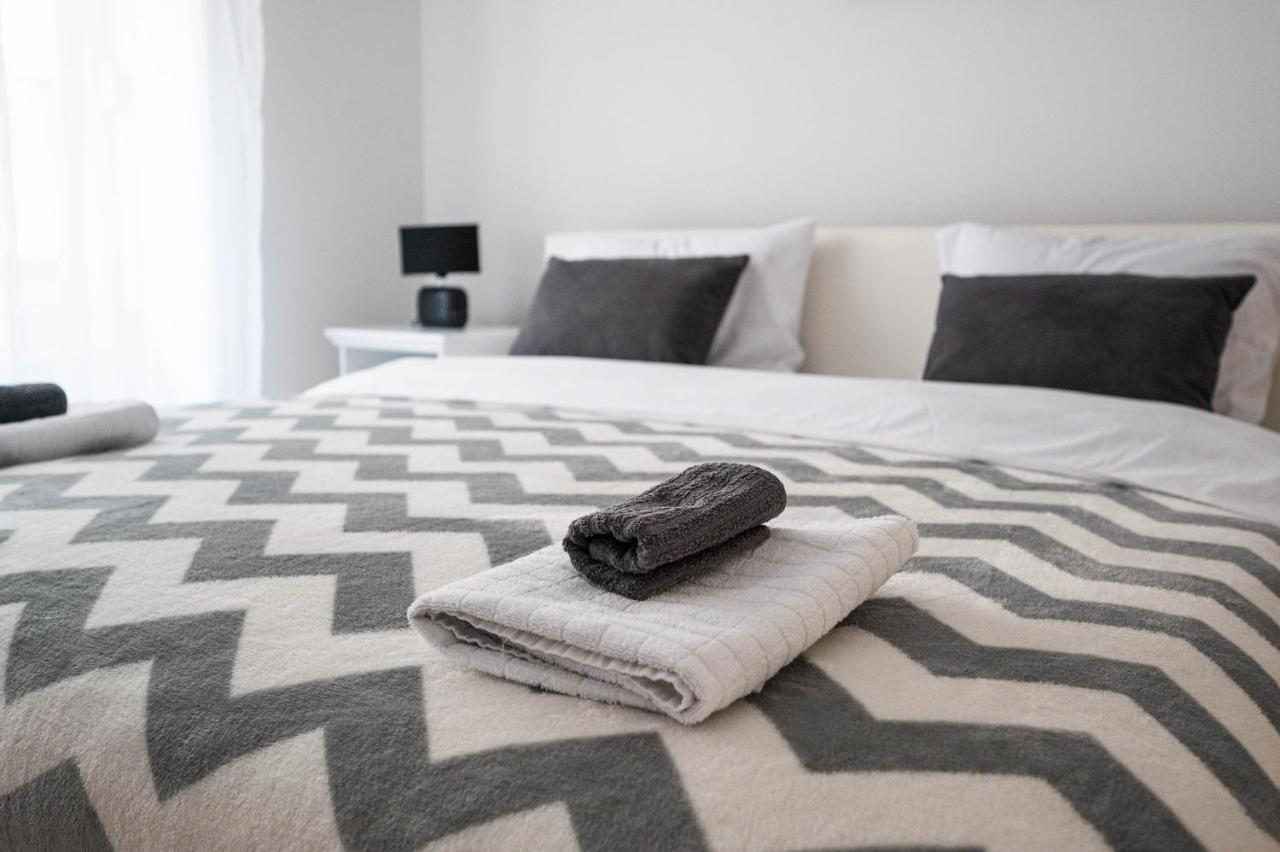 Bright And Modern 1Bdr Apartment In The Center SJJ Exteriör bild